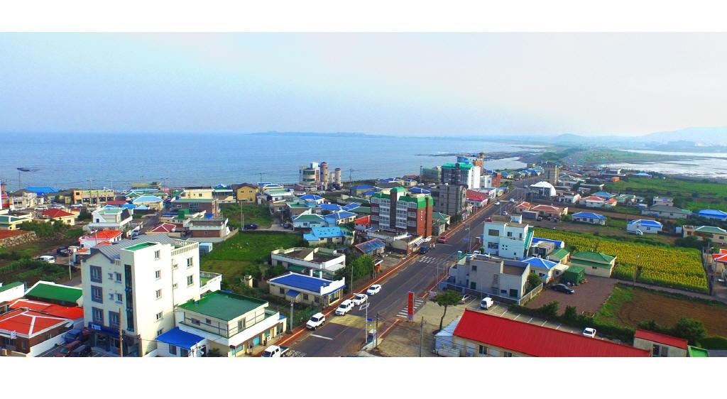 Seongsanpo Love Pension Сеогвипо Екстериор снимка