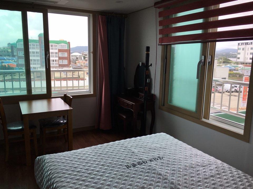 Seongsanpo Love Pension Сеогвипо Екстериор снимка